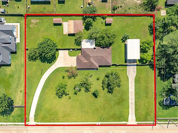 2nd image of 1412 Buchta Rd