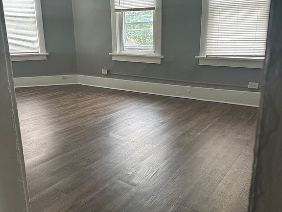 2nd image of 1830 Shaw Ave #4