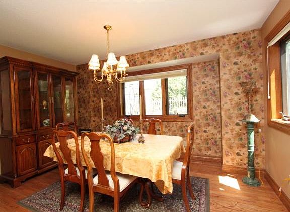 5th image of 3970 Woodridge Ct