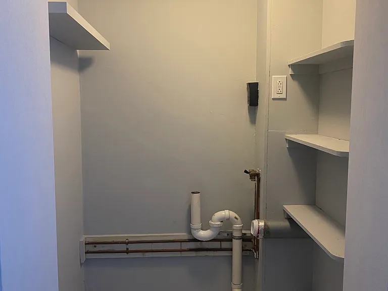 200 Maplewood Dr #2 — Photo 10