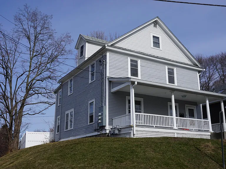 6 Adams St — Photo 2
