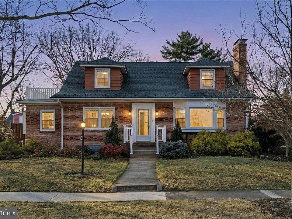 1st image of 411 Van Fossen St