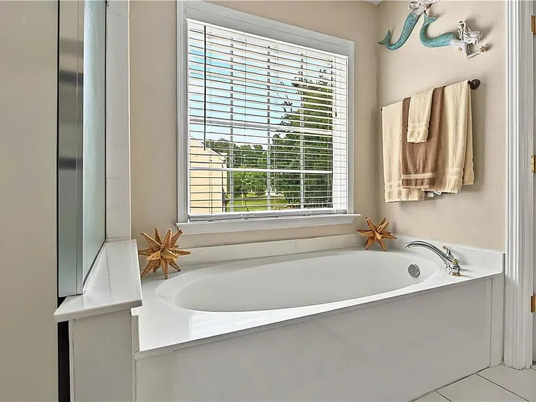 780 Potters Bar Ln — Photo 33