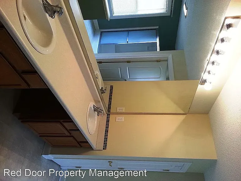 4416 Valley Trace Dr — Photo 10