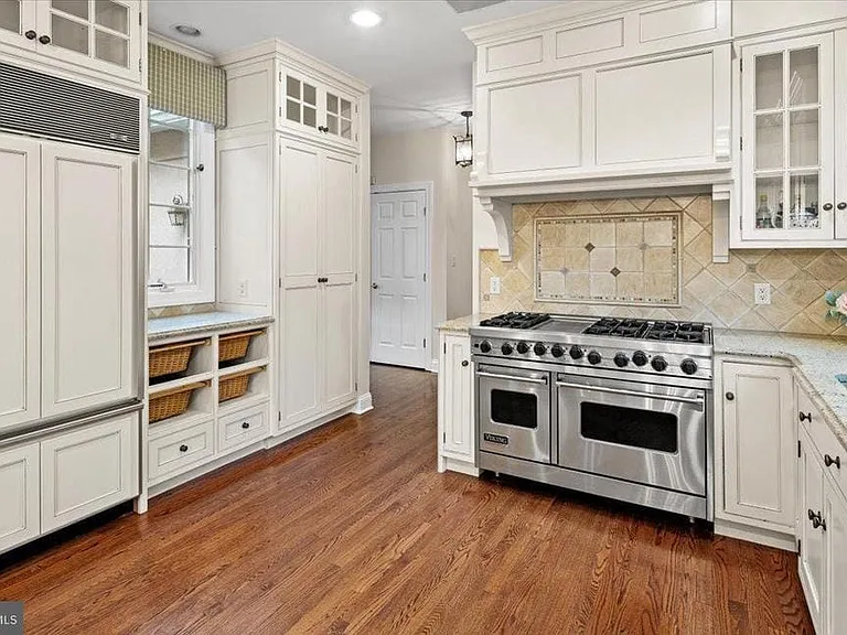12 Windermere Way — Photo 4