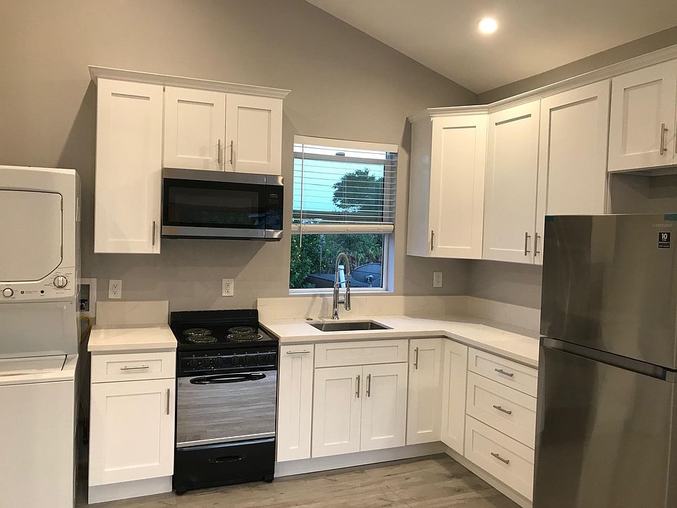 1st image of 2554 Coolidge Ave