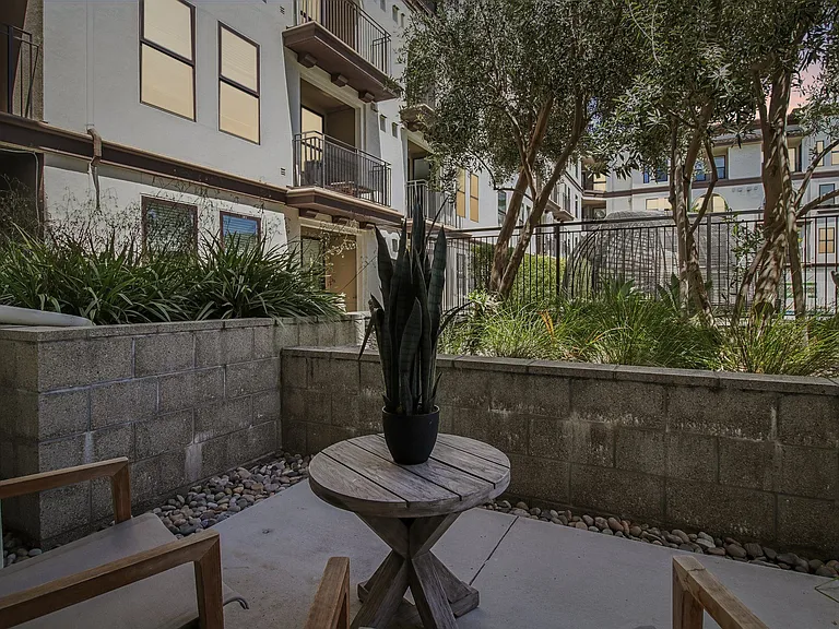 Villas on the Boulevard — Photo 51