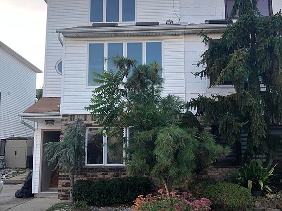 3rd image of 23 Corona Ave