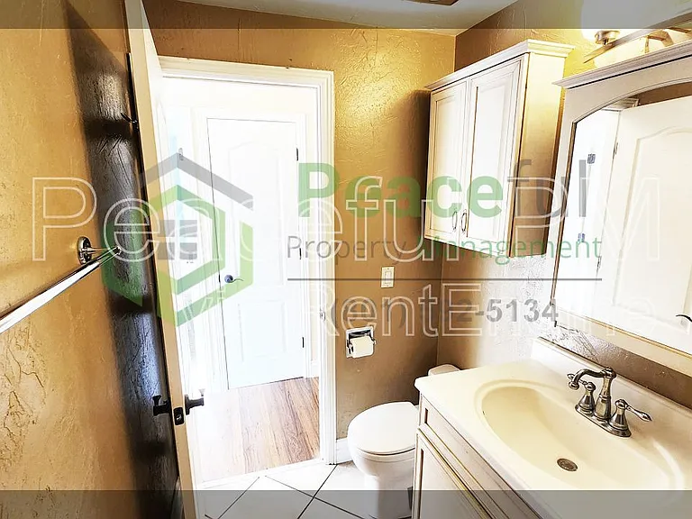 122 N N St #10 — Photo 15