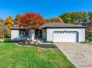 7643 Edgewood Ln, Seven Hills, OH 44131