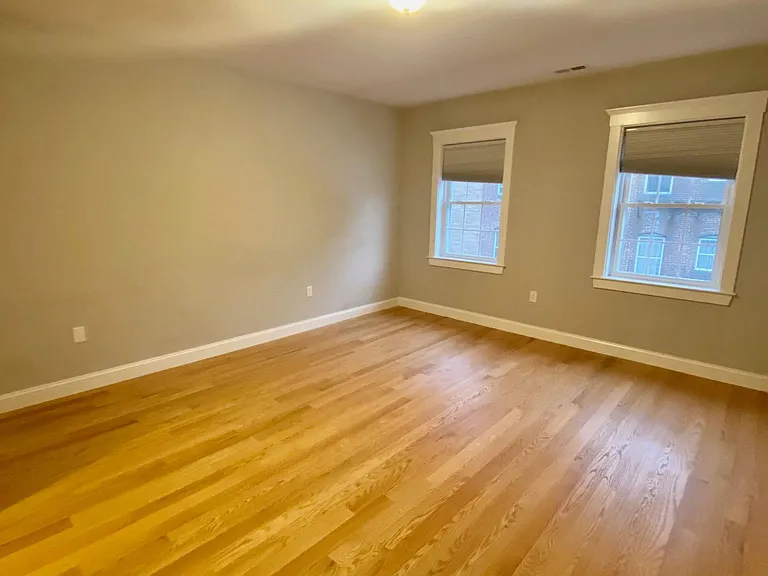 16 Common St #3 — Photo 13