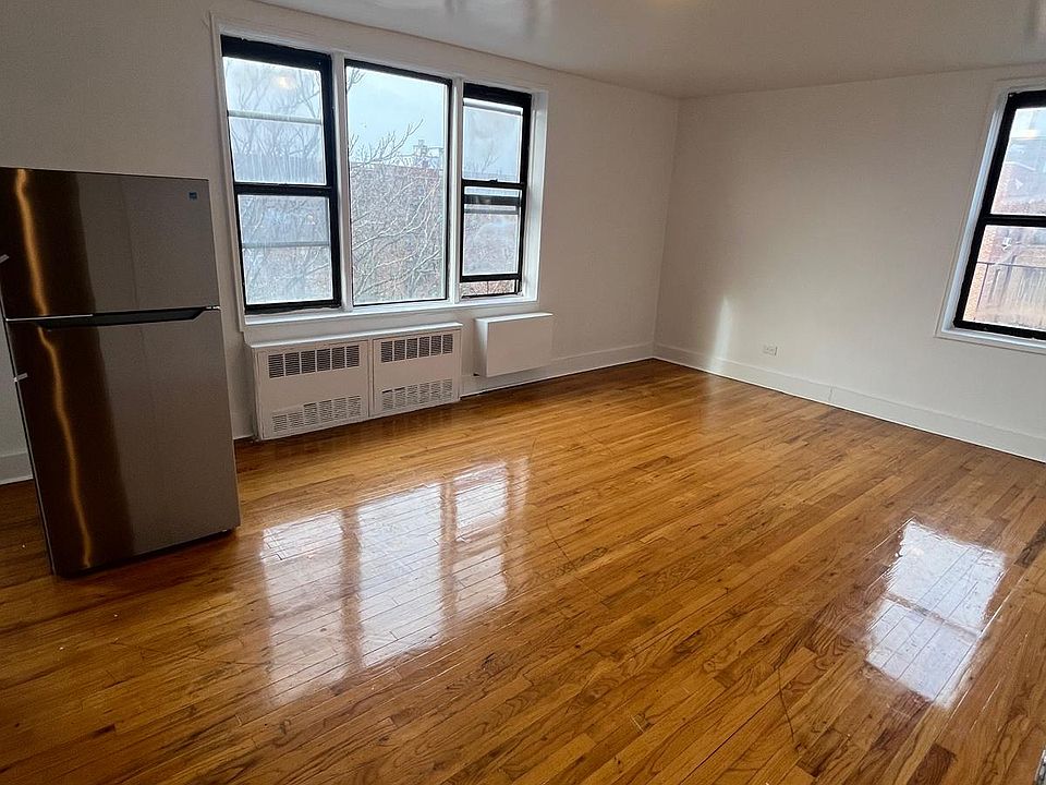 1st image of 860 E 18th St APT 6A
