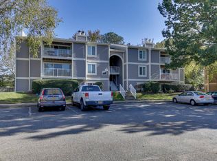 1016 Autumn Woods Ln APT 111, Virginia Beach, VA 23454