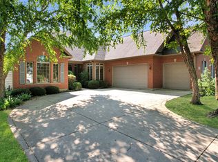 976 Black Walnut Dr, Sugar Grove, IL 60554