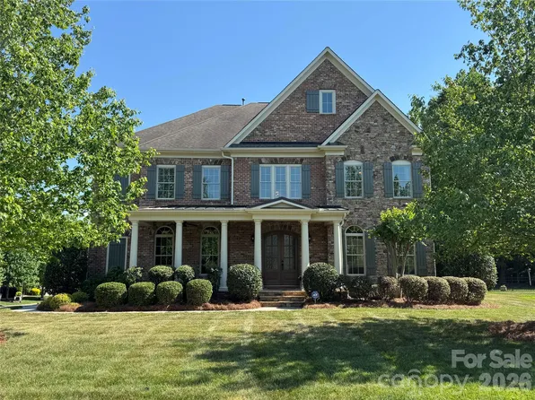 1003 Desborough Dr, Matthews, NC 28104