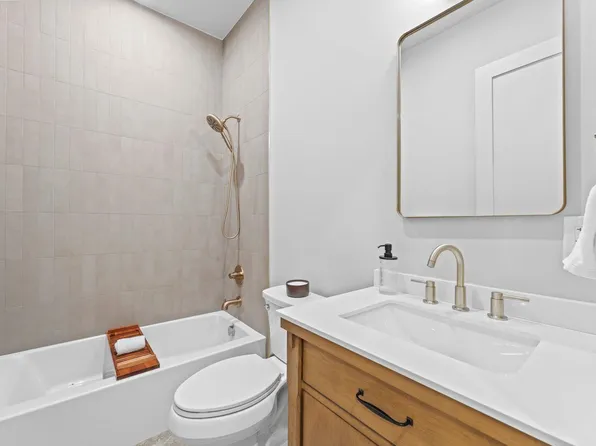 83 Liberty Place image 23 of 39