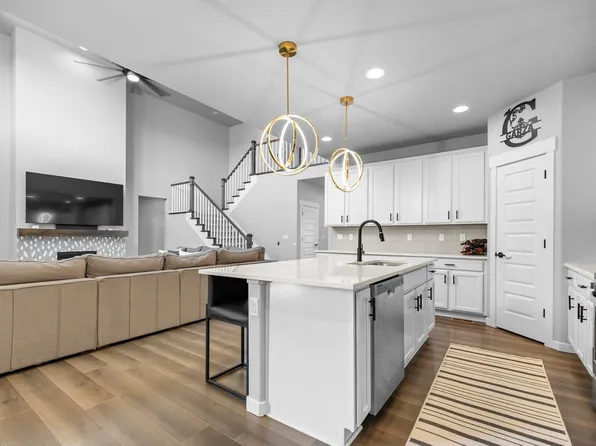 2102 Bouquet Dr, Windsor, CO 80550