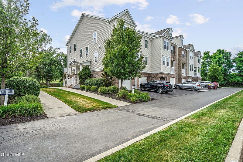 3rd image of 1207 Admirals Walk Drive
