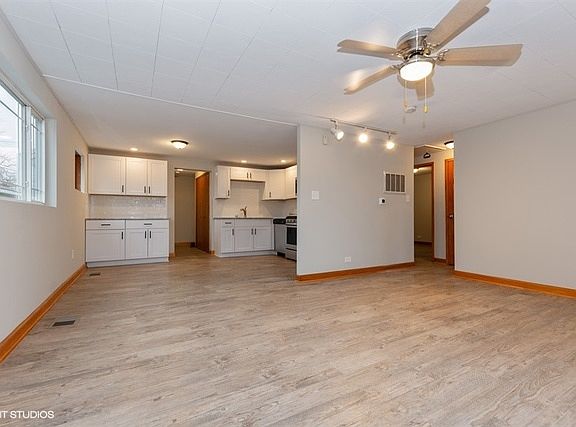 4th image of 8842 S Keeler Ave