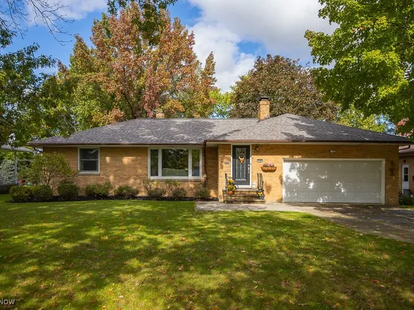 549 Nemet Dr, Seven Hills, OH 44131