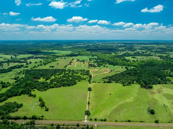 400 619th Spur, Elgin, TX 78621