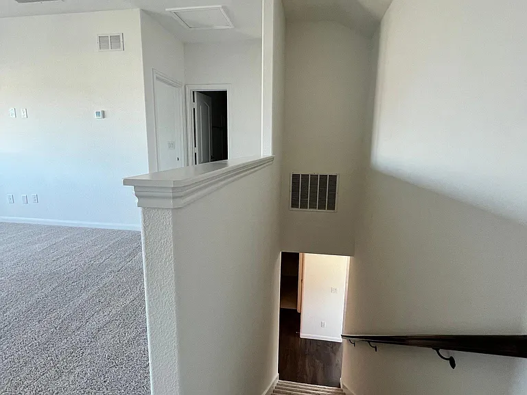 1204 Sumner St — Photo 21