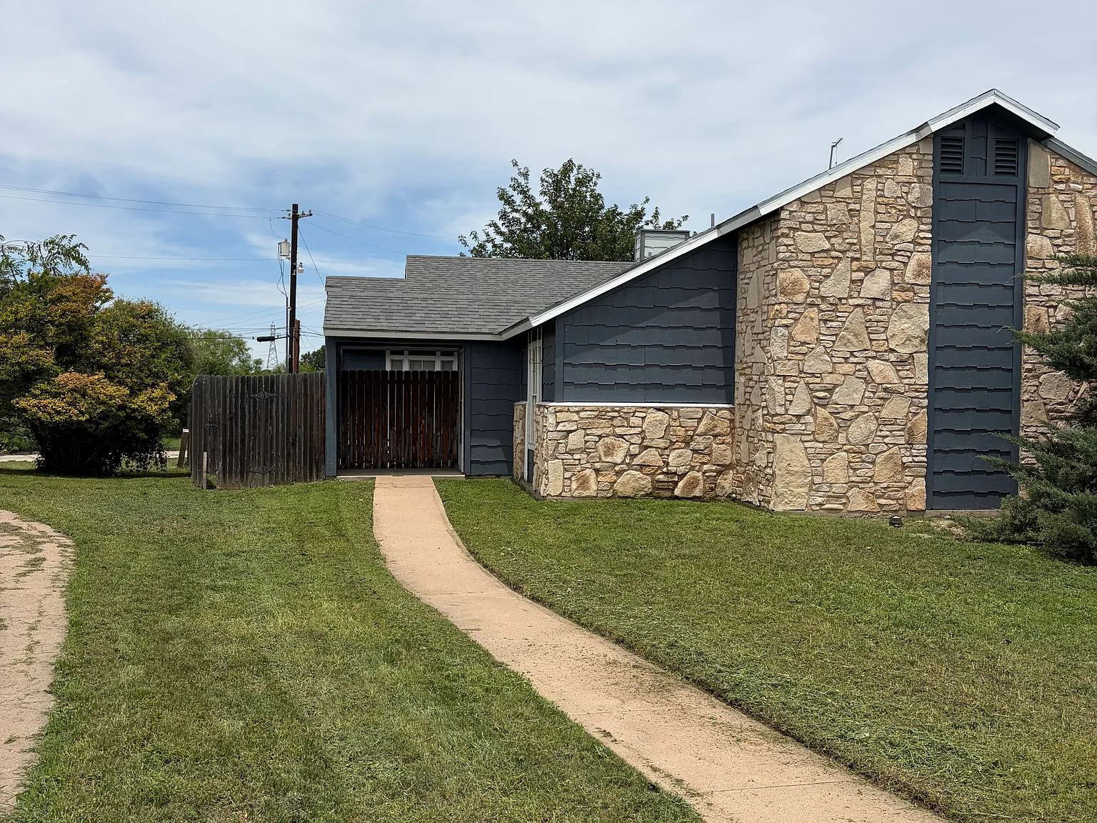 806 Todd Circle — Photo 1
