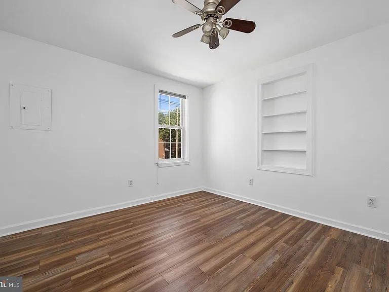 305 Main St #5 — Photo 21