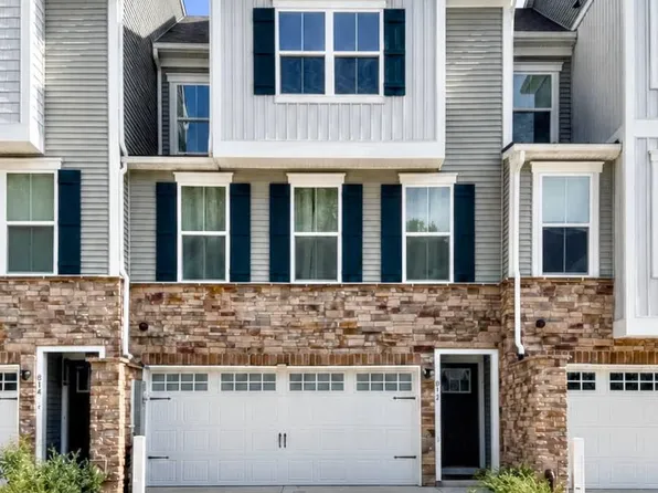 812 Canary Island Ct, Newark, DE 19702