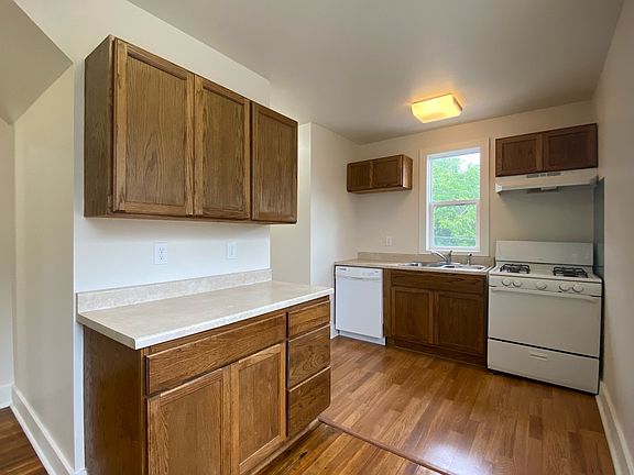 4th image of 1121 Fillmore St NE #A