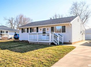 202 Radisson Rd, Marquette Heights, IL 61554