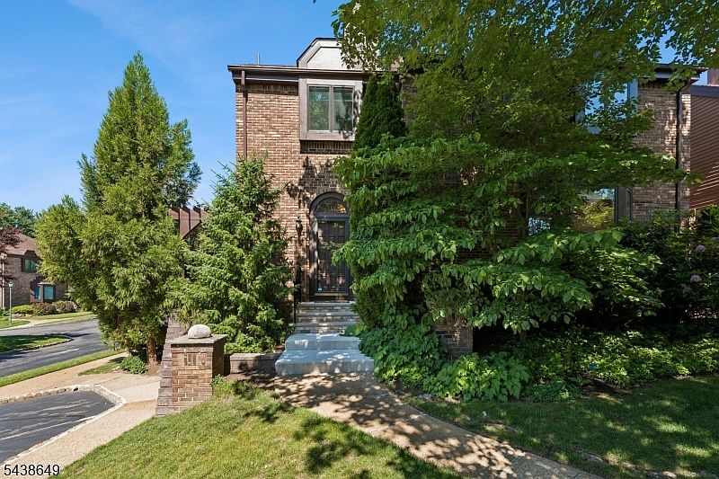 1st image of 7 Christina Ct