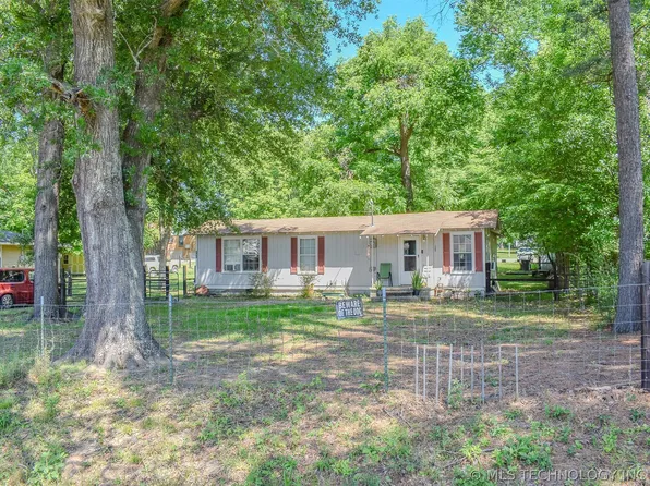 207 SE 2nd St, Antlers, OK 74523