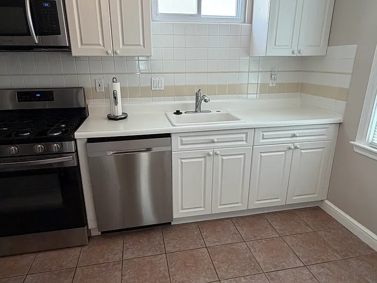 7703 Winchester Ave — Photo 9