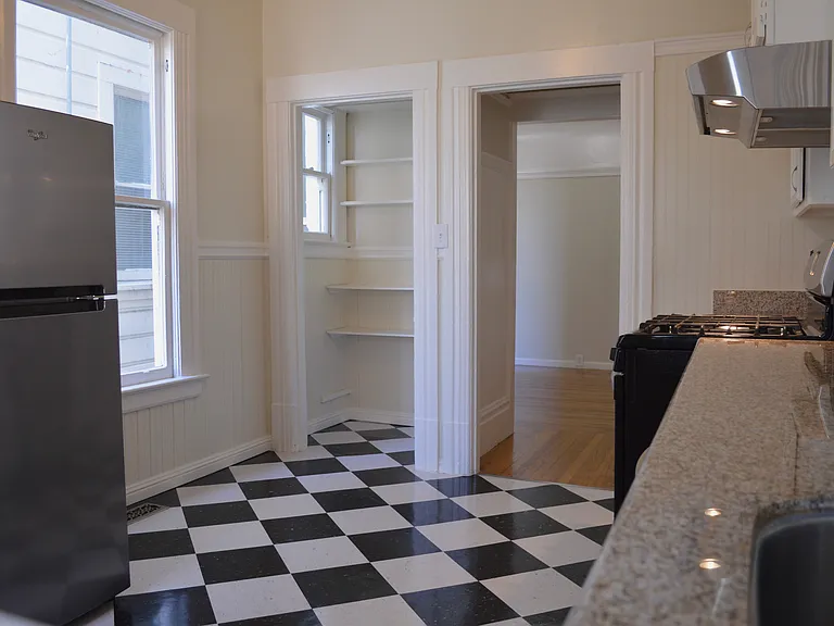 39A Pearl St — Photo 2