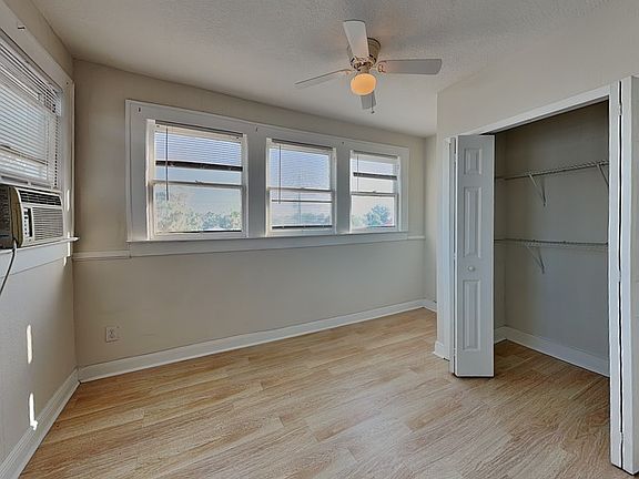 4th image of 2904 W Chestnut St #3