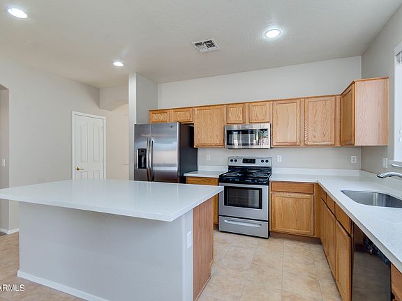 2nd image of 198 E Canary Ct