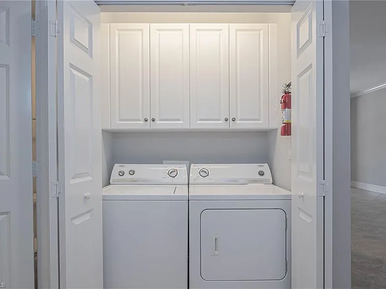 5068 Annunciation Cir #209 — Photo 30