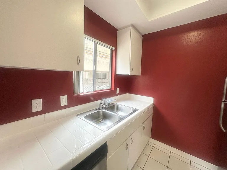 1234 Las Palmas Ave — Photo 19