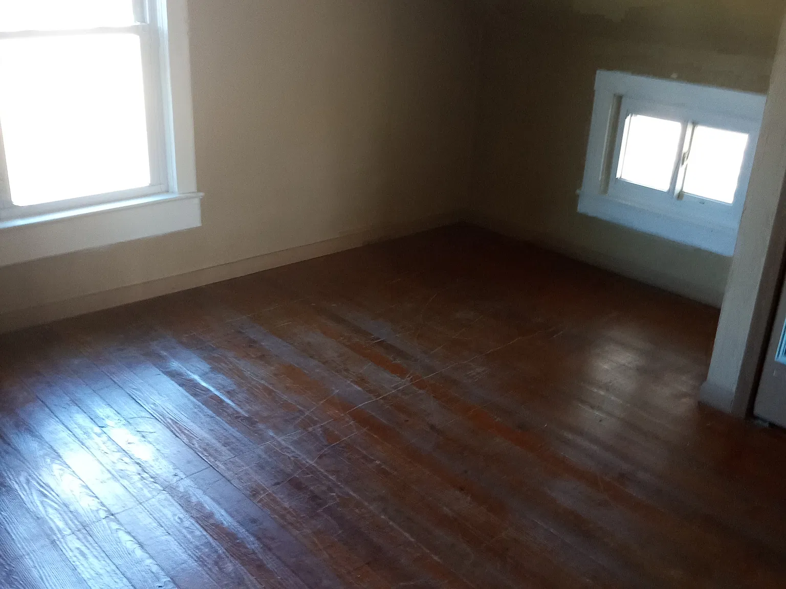 5 bed, 2000 sqft, $900 — Photo 4