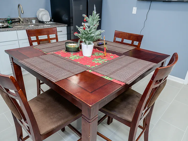 8007 Prince Georges Dr — Photo 7