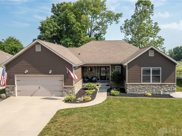 2630 Shady Tree Dr, Troy, OH 45373