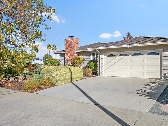 2nd image of 3442 Lynn Oaks Dr