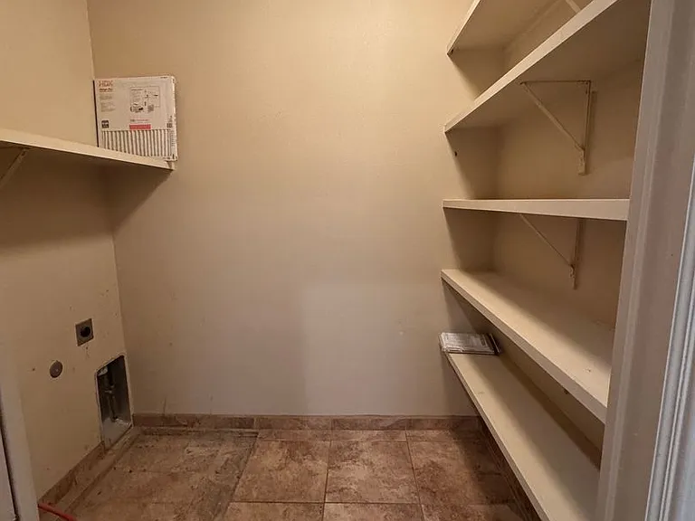 4381 Levante Dr — Photo 3