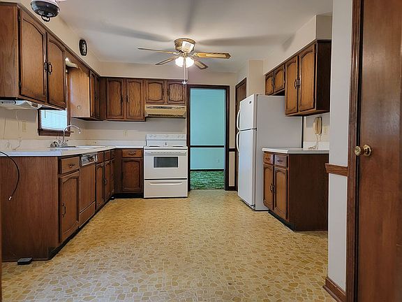 2nd image of 8365 Stoney Creek Dr