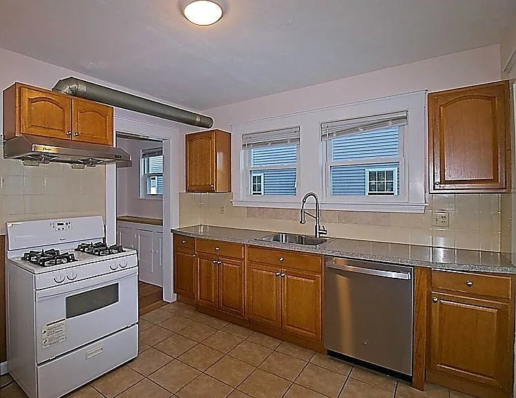 28 Durso Ave #28 — Photo 10