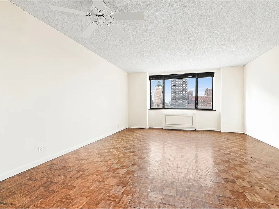 1st image of 30 W 61st St APT 22B