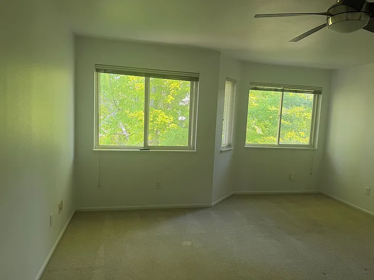 2155 Meadow Ct — Photo 17
