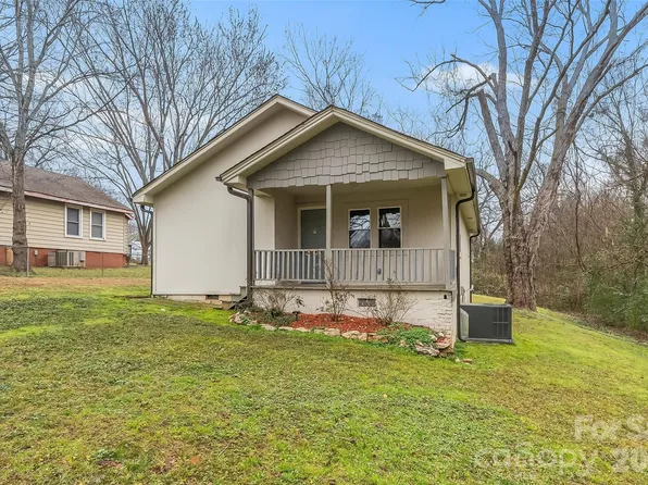 500 3rd St, Stanley, NC 28164