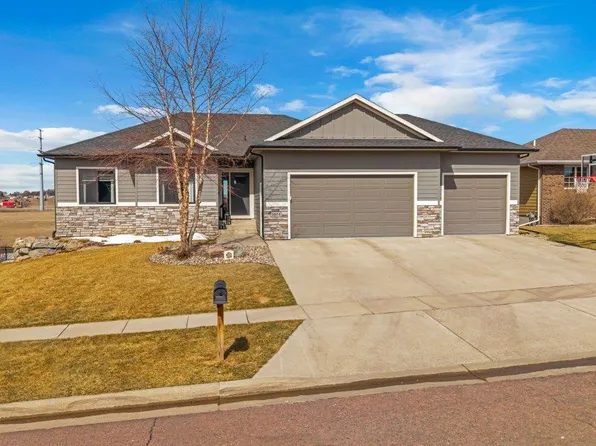 1604 E Liberty Cir, Brandon, SD 57005